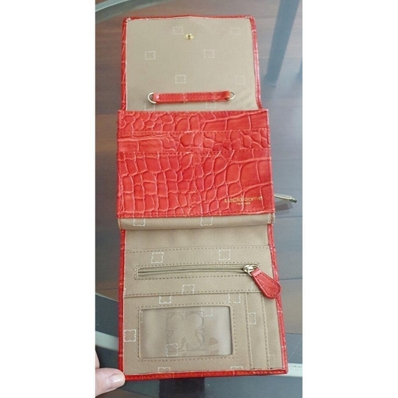 LIZ CLAIBORNE WALLET FAUX REPTILE LEATHER RED RARE - Picture 4 of 9